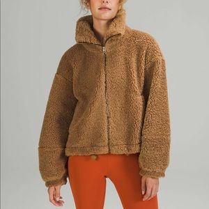 Nwt lululemon cinchable fleece bold beige size 4